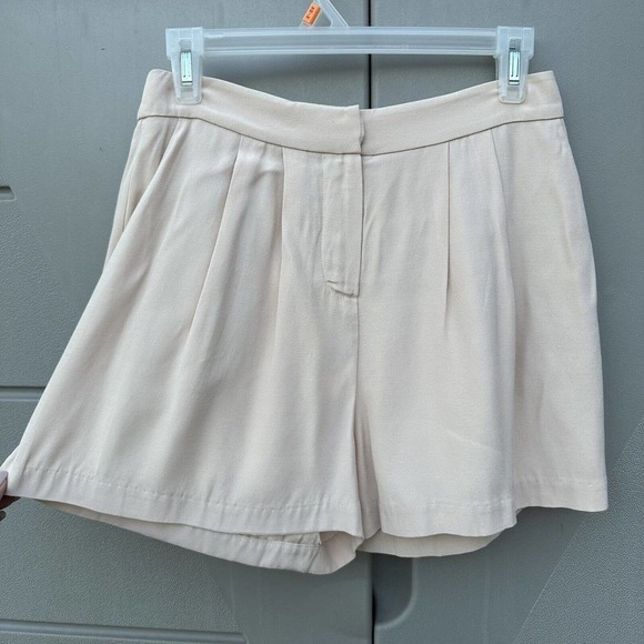 NWT $625 L’Agence rolled hem Pleated Front Dress shorts in petal sz 2 - Picture 1 of 7